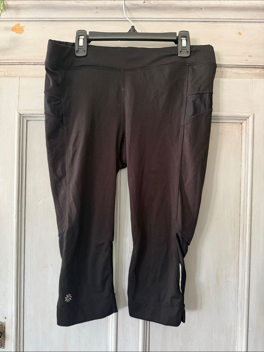 Athleta Black Capri Leggings with Side Pockets